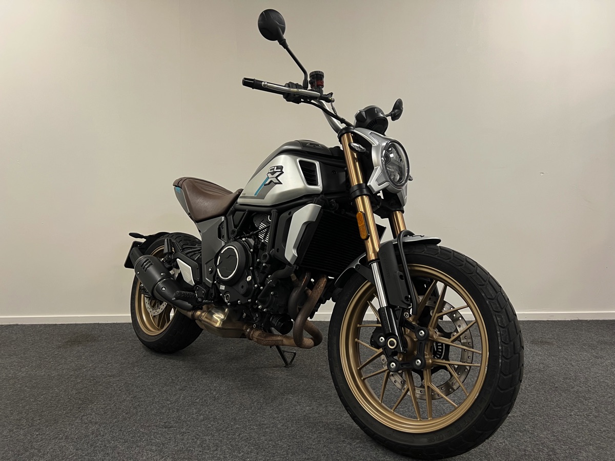CFMOTO 700CL-X Heritage